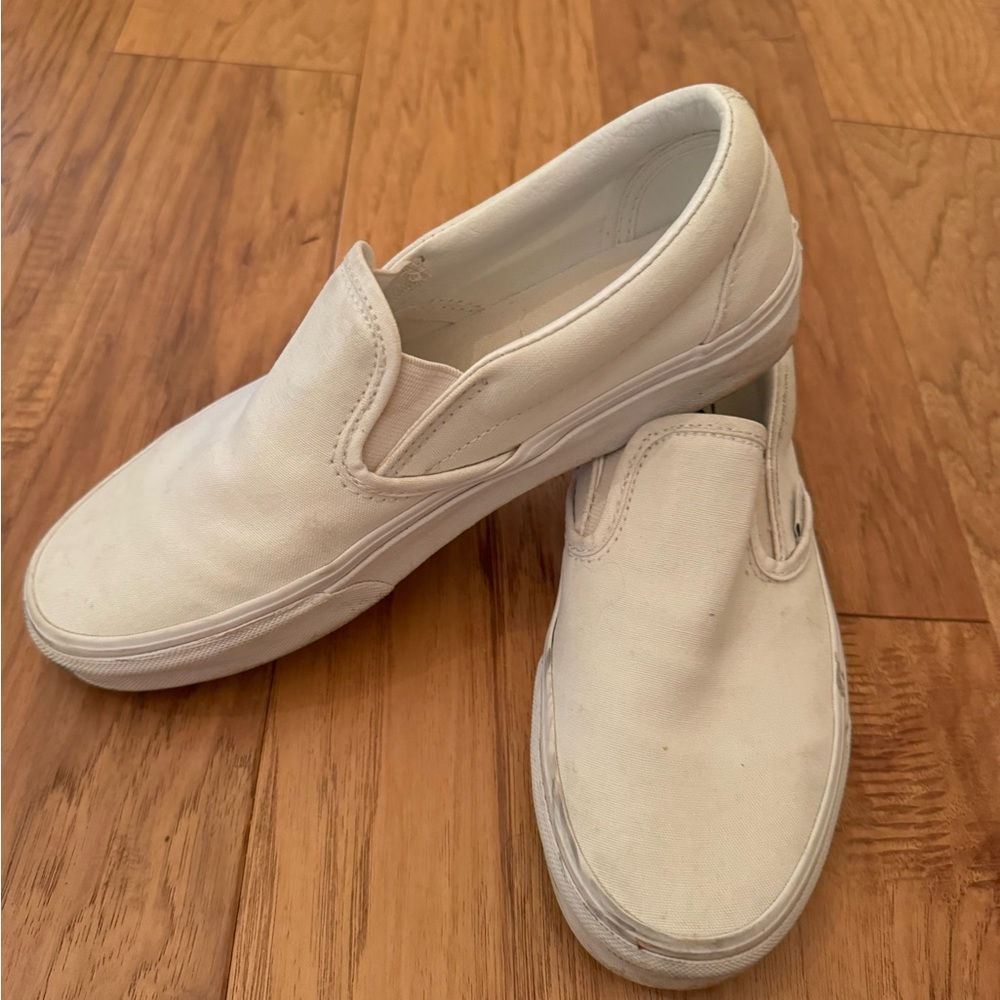 VANS shoes size 8 womens.  6.5 mens. VGUC